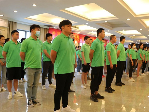 同心協(xié)力 共筑夢(mèng)想 | 業(yè)盛堂集團組織開(kāi)展旱地冰壺對抗賽