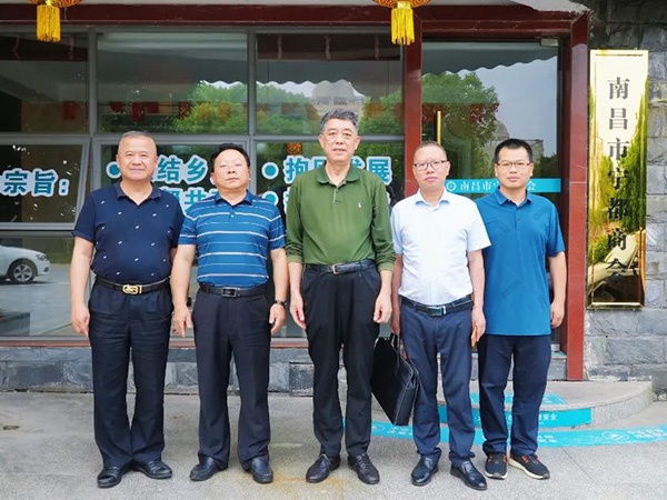 南昌寧都商會(huì )為寧都中學(xué)建校110周年助力，縣領(lǐng)導一行到訪(fǎng)交流。